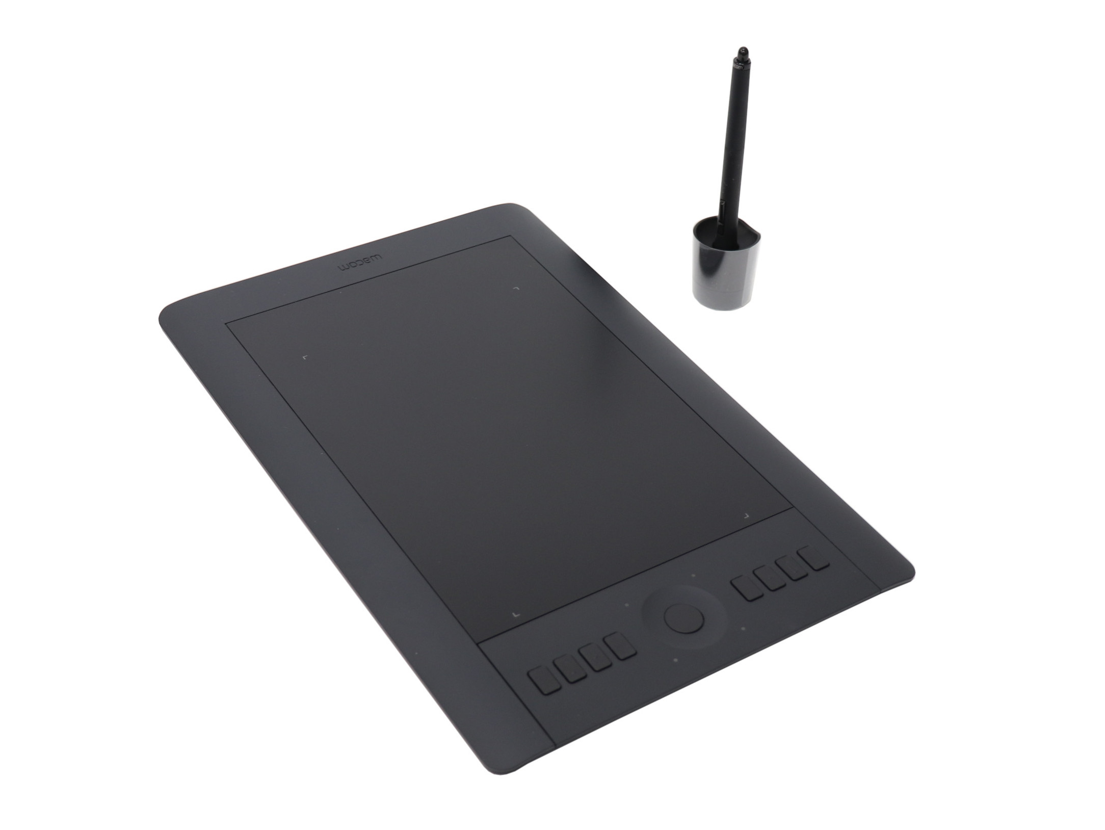 【Wacom】Intuos Pro medium（ペンタブレット）